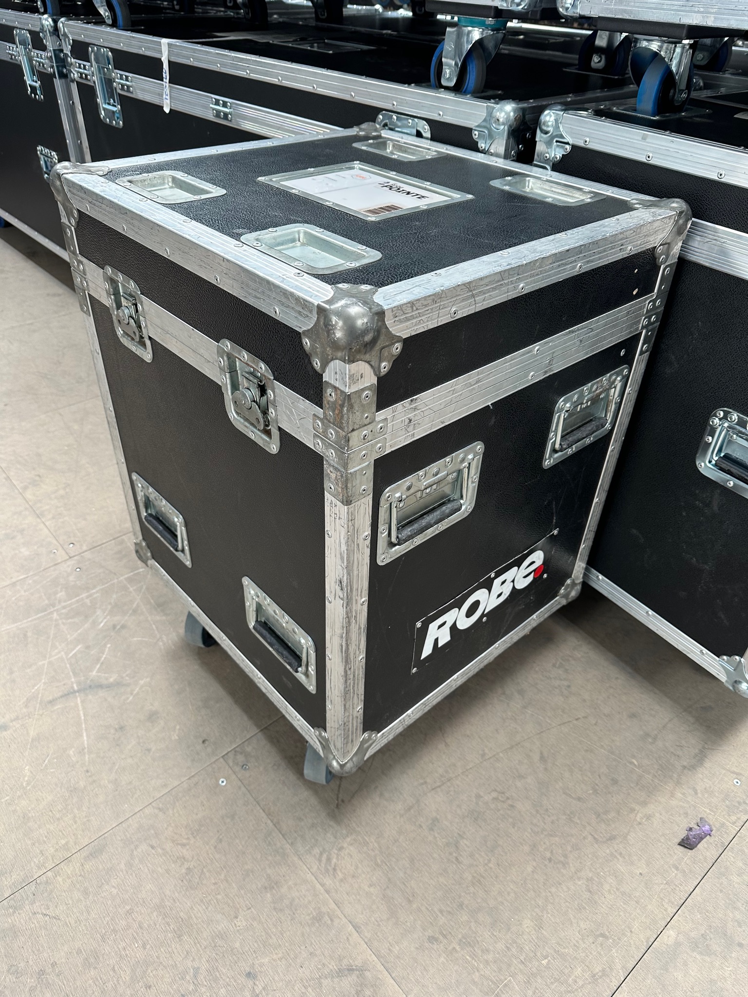 Robe Pointe thumbnail 3